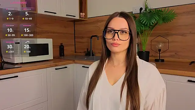 Snapshot of Violet_Johnsonn chatting on November 15, 6:11 am Violet Johnsonn online show from November 15, 6:11 am