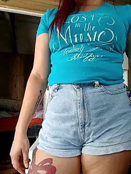 ruiviinhaah online show from March 2, 6:37 pm