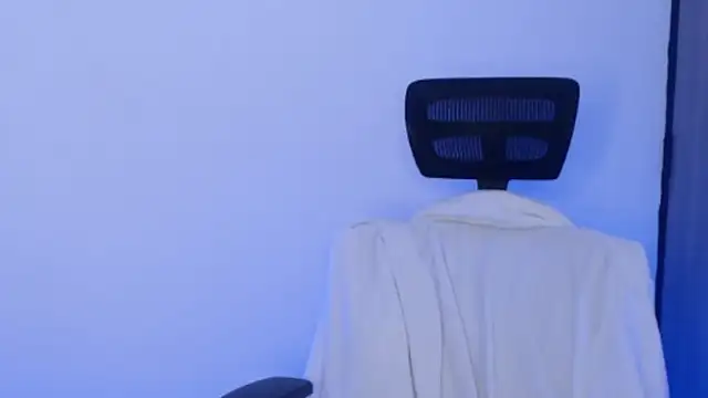 Snapshot of goddessvenus444 chatting on February 15, 3:47 am goddessvenus444 online show from February 15, 3:47 am