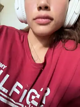 Snapshot of bergmanamii chatting on March 2, 6:26 pm bergmanamii online show from March 2, 6:26 pm