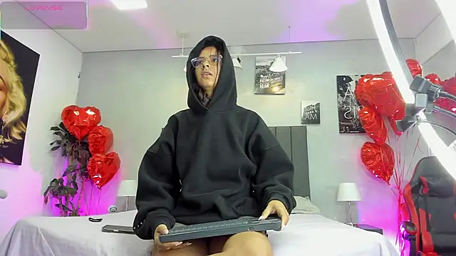 kendra london online show from February 23, 11:18 am