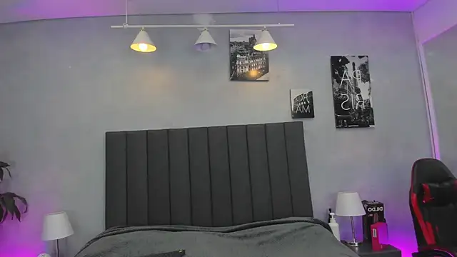 Snapshot of kendra_london chatting on April 23, 12:29 pm kendra london online show from April 23, 12:29 pm