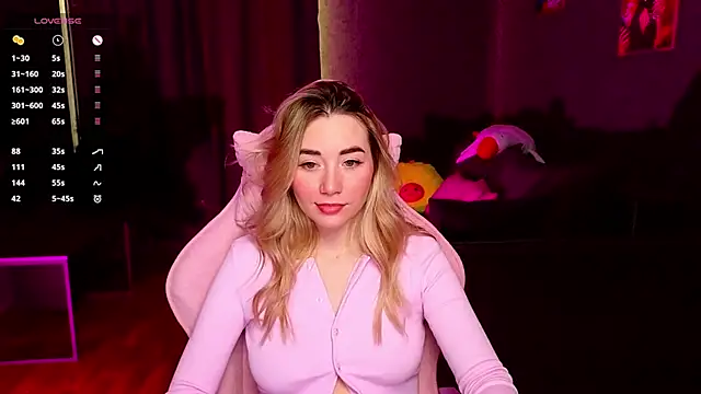 Snapshot of Rosie_Mac chatting on February 16, 2:51 am Rosie Mac online show from February 16, 2:51 am