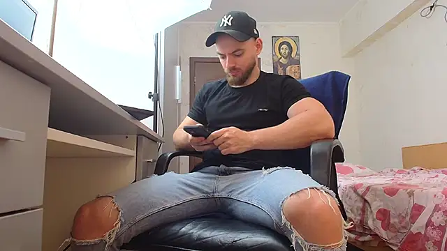 Snapshot of Ryanstone_ chatting on June 3, 4:26 am Ryanstone online show from June 3, 4:26 am