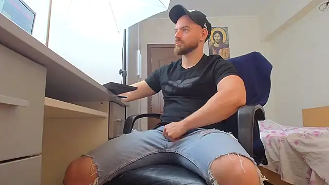 Snapshot of Ryanstone_ chatting on June 5, 6:52 am Ryanstone online show from June 5, 6:52 am