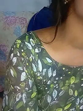 Snapshot of Neha533 chatting on May 12, 6:49 pm Neha533 online show from May 12, 6:49 pm