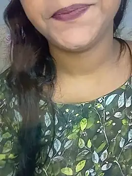 Snapshot of Neha533 chatting on May 14, 6:26 pm Neha533 online show from May 14, 6:26 pm
