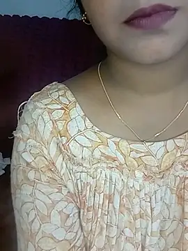 Snapshot of Neha533 chatting on June 7, 6:33 pm Neha533 online show from June 7, 6:33 pm