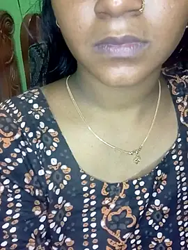 Snapshot of Neha533 chatting on July 10, 6:21 pm Neha533 online show from July 10, 6:21 pm