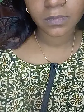 Snapshot of Neha533 chatting on July 13, 6:22 pm Neha533 online show from July 13, 6:22 pm
