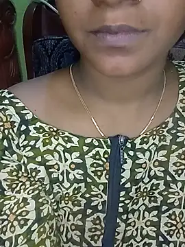 Snapshot of Neha533 chatting on July 18, 7:39 pm Neha533 online show from July 18, 7:39 pm