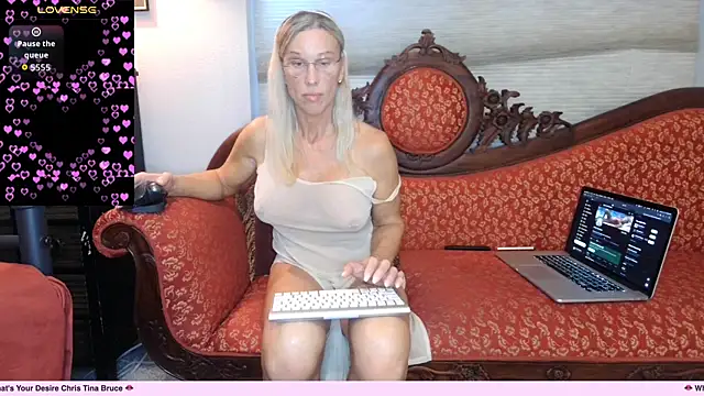 Snapshot of ChrisTinaBruce chatting on November 16, 2:00 pm ChrisTinaBruce online show from November 16, 2:00 pm