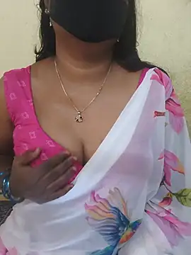 Snapshot of hyd_couple7878 chatting on July 17, 7:37 am hyd couple7878 online show from July 17, 7:37 am