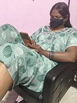 Snapshot of hyd_couple7878 chatting on July 22, 3:59 pm hyd couple7878 online show from July 22, 3:59 pm