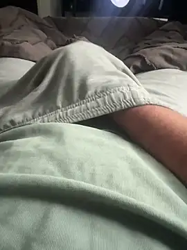 Snapshot of adamblunt59 chatting on March 13, 11:22 pm adamblunt59 online show from March 13, 11:22 pm