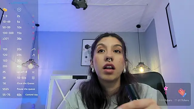 zoe-moreau online show from March 4, 7:42 pm