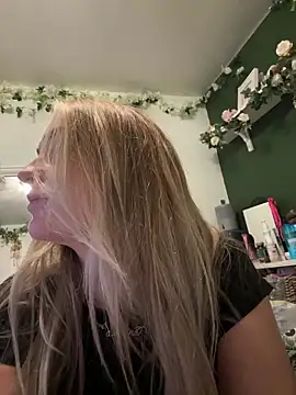 Snapshot of Bodacious_BrookeXO chatting on November 5, 4:29 pm Bodacious BrookeXO online show from November 5, 4:29 pm