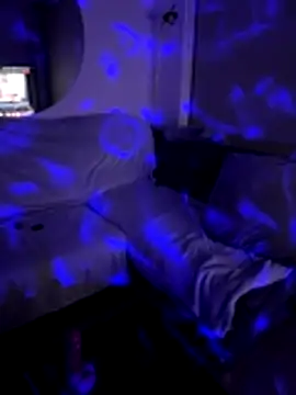 Snapshot of vikingcatbisexual chatting on November 21, 12:32 am vikingcatbisexual online show from November 21, 12:32 am