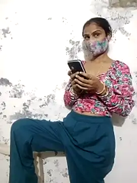 Snapshot of Soni_bhabhiji12 chatting on November 2, 5:37 pm Soni bhabhiji12 online show from November 2, 5:37 pm
