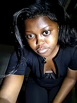 Snapshot of SweetSavage18 chatting on March 20, 2:05 am SweetSavage18 online show from March 20, 2:05 am