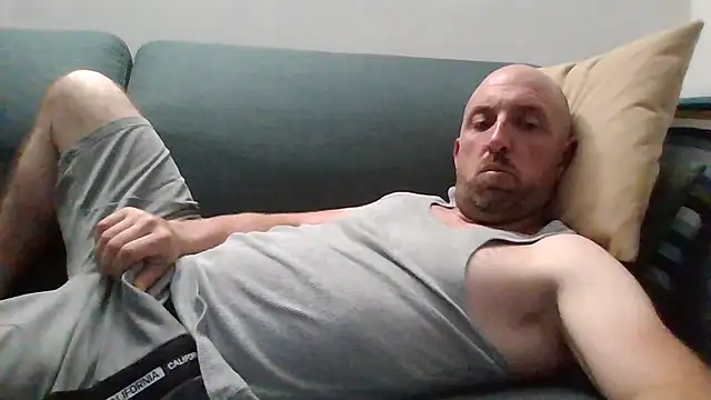 Snapshot of luca_beech88 chatting on April 29, 6:47 pm luca beech88 online show from April 29, 6:47 pm
