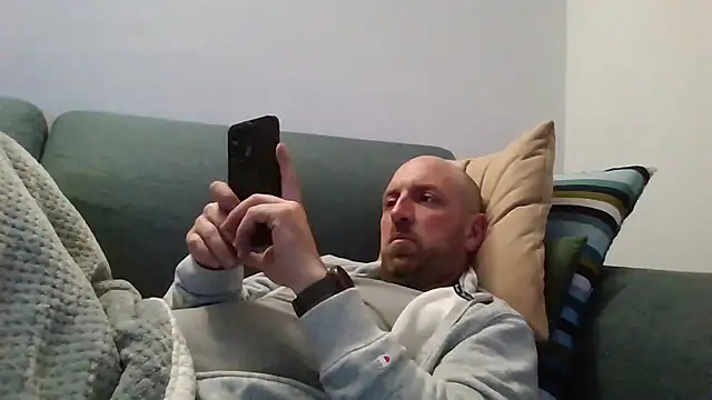 Snapshot of luca_beech88 chatting on April 30, 6:03 pm luca beech88 online show from April 30, 6:03 pm