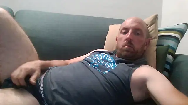 Snapshot of luca_beech88 chatting on May 4, 6:04 pm luca beech88 online show from May 4, 6:04 pm