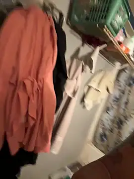 Snapshot of bkuterbach2015 chatting on December 16, 9:36 am bkuterbach2015 online show from December 16, 9:36 am