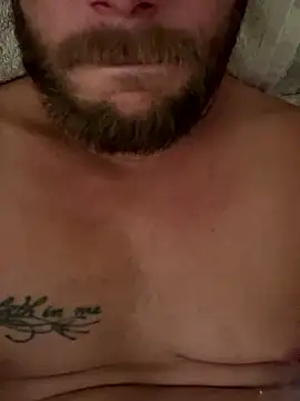 Snapshot of bkuterbach2015 chatting on January 6, 4:11 pm bkuterbach2015 online show from January 6, 4:11 pm