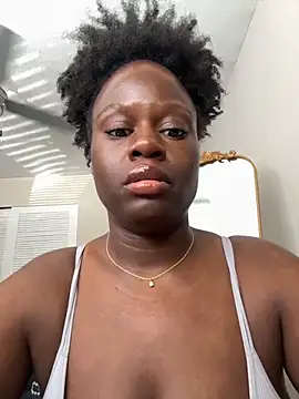 ladiosa selene online show from April 8, 8:20 pm