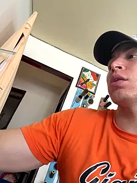 Snapshot of AlexanderBianchi2 chatting on November 7, 3:34 pm AlexanderBianchi2 online show from November 7, 3:34 pm