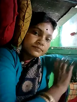 Snapshot of Jooli_cuty chatting on June 13, 5:05 am Jooli cuty online show from June 13, 5:05 am