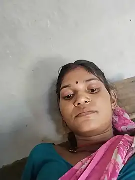 Snapshot of Jooli_cuty chatting on July 17, 3:35 am Jooli cuty online show from July 17, 3:35 am