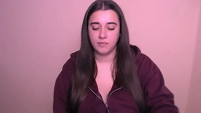 Snapshot of AlinaDoll_ chatting on July 28, 7:15 am AlinaDoll online show from July 28, 7:15 am