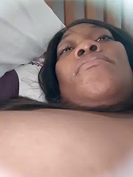 Snapshot of Fiery_QueenTivisay777 chatting on November 9, 9:18 am Fiery QueenTivisay777 online show from November 9, 9:18 am