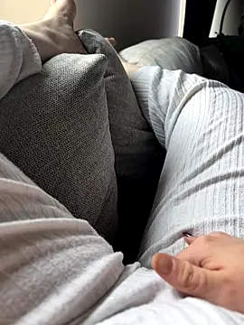 Snapshot of slt29 chatting on November 3, 3:02 pm slt29 online show from November 3, 3:02 pm