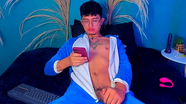 Snapshot of david_valiz chatting on November 10, 12:59 pm david valiz online show from November 10, 12:59 pm