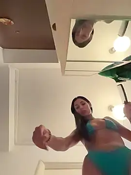 Snapshot of VickyM99 chatting on November 8, 6:02 am VickyM99 online show from November 8, 6:02 am