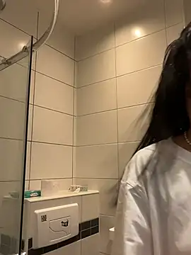 VickyM99 online show from March 17, 7:33 am