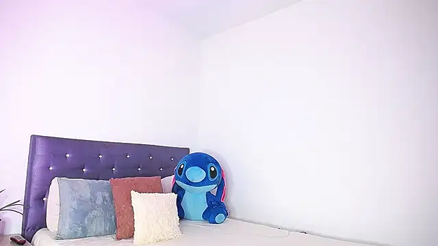 BryanaSmiths online show from December 16, 2:44 pm