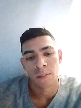 Snapshot of Drian1010 chatting on November 3, 5:36 pm Drian1010 online show from November 3, 5:36 pm