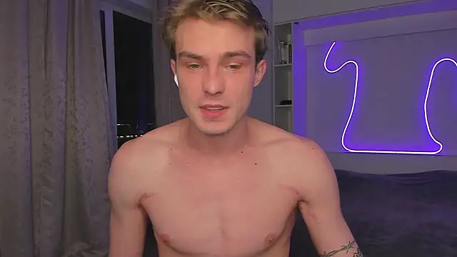 DanteRay online show from November 15, 1:25 am