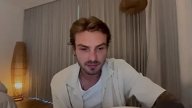 Snapshot of DanteRay chatting on July 2, 6:41 am DanteRay online show from July 2, 6:41 am