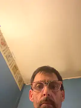 Snapshot of biggdaddyandqueenn chatting on December 14, 7:58 am biggdaddyandqueenn online show from December 14, 7:58 am