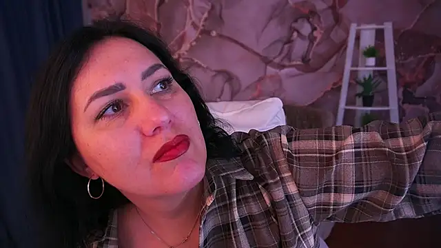 VelvetLuck online show from December 1, 2:00 pm