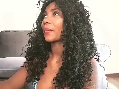Snapshot of Miss_Benz chatting on July 2, 6:41 am Miss Benz online show from July 2, 6:41 am