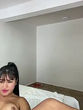 Snapshot of LiaAcosta chatting on November 4, 4:44 am LiaAcosta online show from November 4, 4:44 am