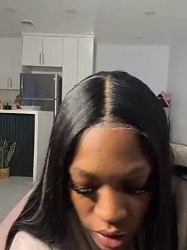 Snapshot of PrincessDreamm chatting on May 1, 12:04 am PrincessDreamm online show from May 1, 12:04 am