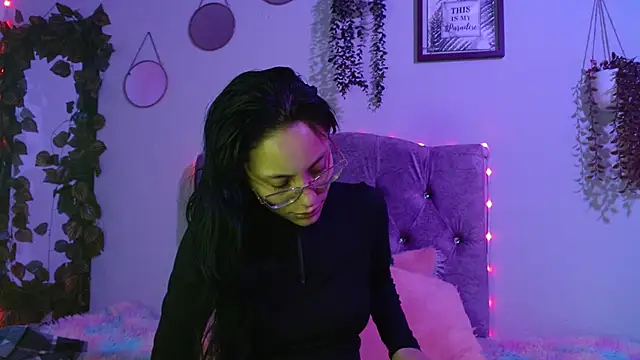 valkiry  online show from April 10, 8:57 pm