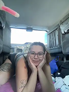 FreakyDreama online show from February 17, 3:29 pm